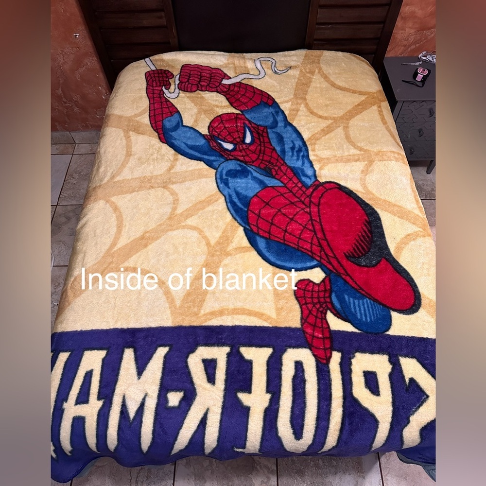 Spiderman Vintage 2000’s Acrylic Twin Size Plush Kids Blanket - Picture 2 of 5